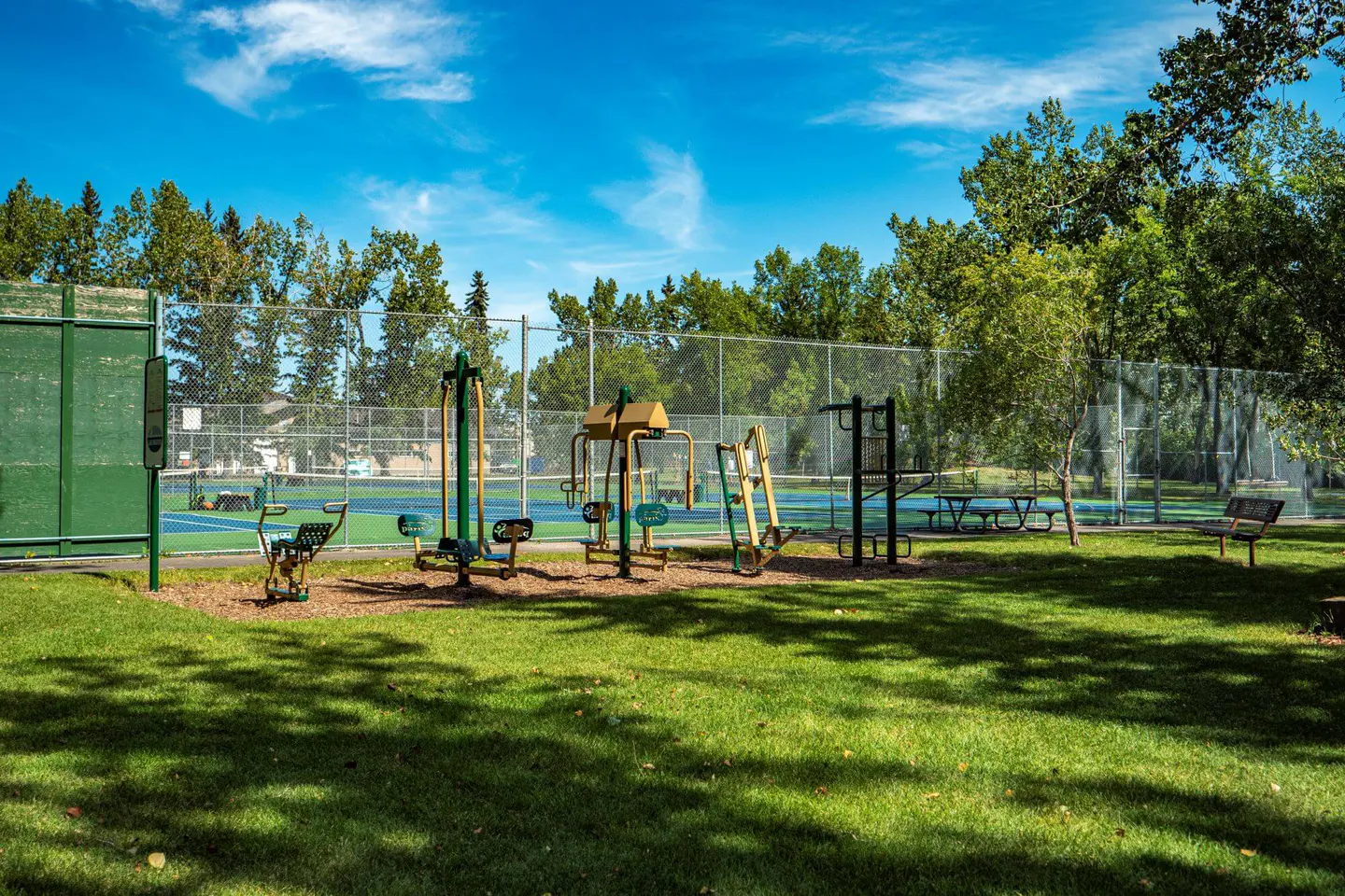 Lake Bonavista community in Calgary